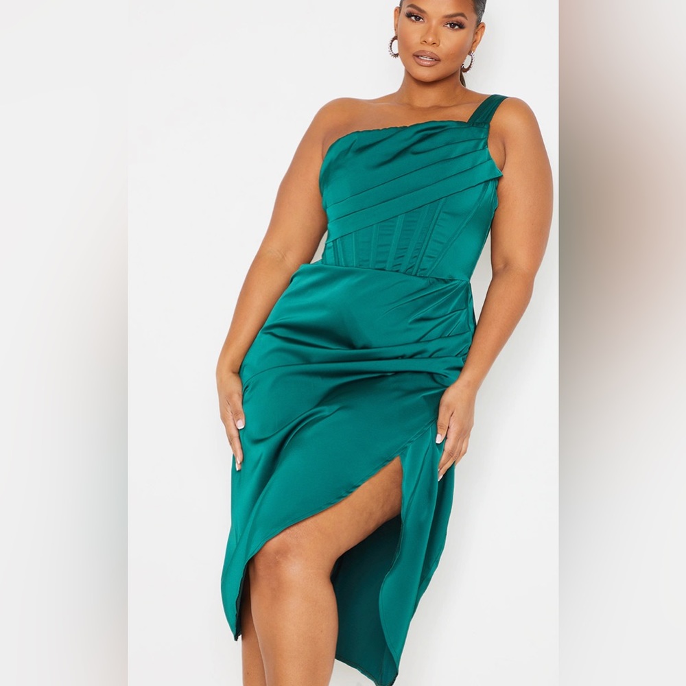 Plus Emerald Green Satin Drape Detail Side Split Midi Dress